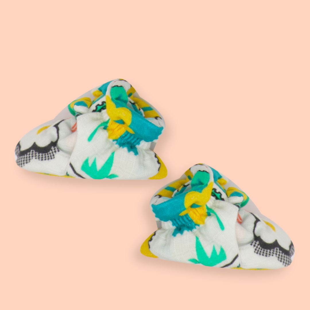 Flora Pixels - Muslin Cap, Mittens and Booties