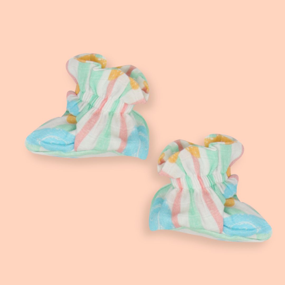 Flora Pixels - Muslin Cap, Mittens and Booties