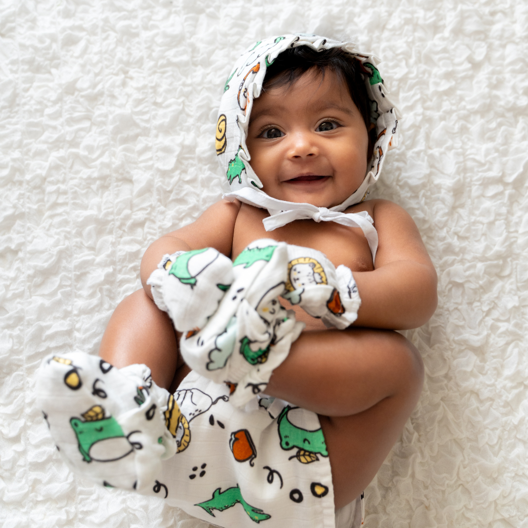 Hello Zoodle Shores - Muslin 32 Piece Baby Shower Kit